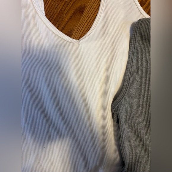 Old Navy Ribbed Tanks - Picture 3 of 4